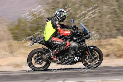 media/Dec-04-2025-Racers Edge (Thu) [[5ebc9f124d]]/3-B Group/5-Session 2 Turn 2 inside Speed Pans/